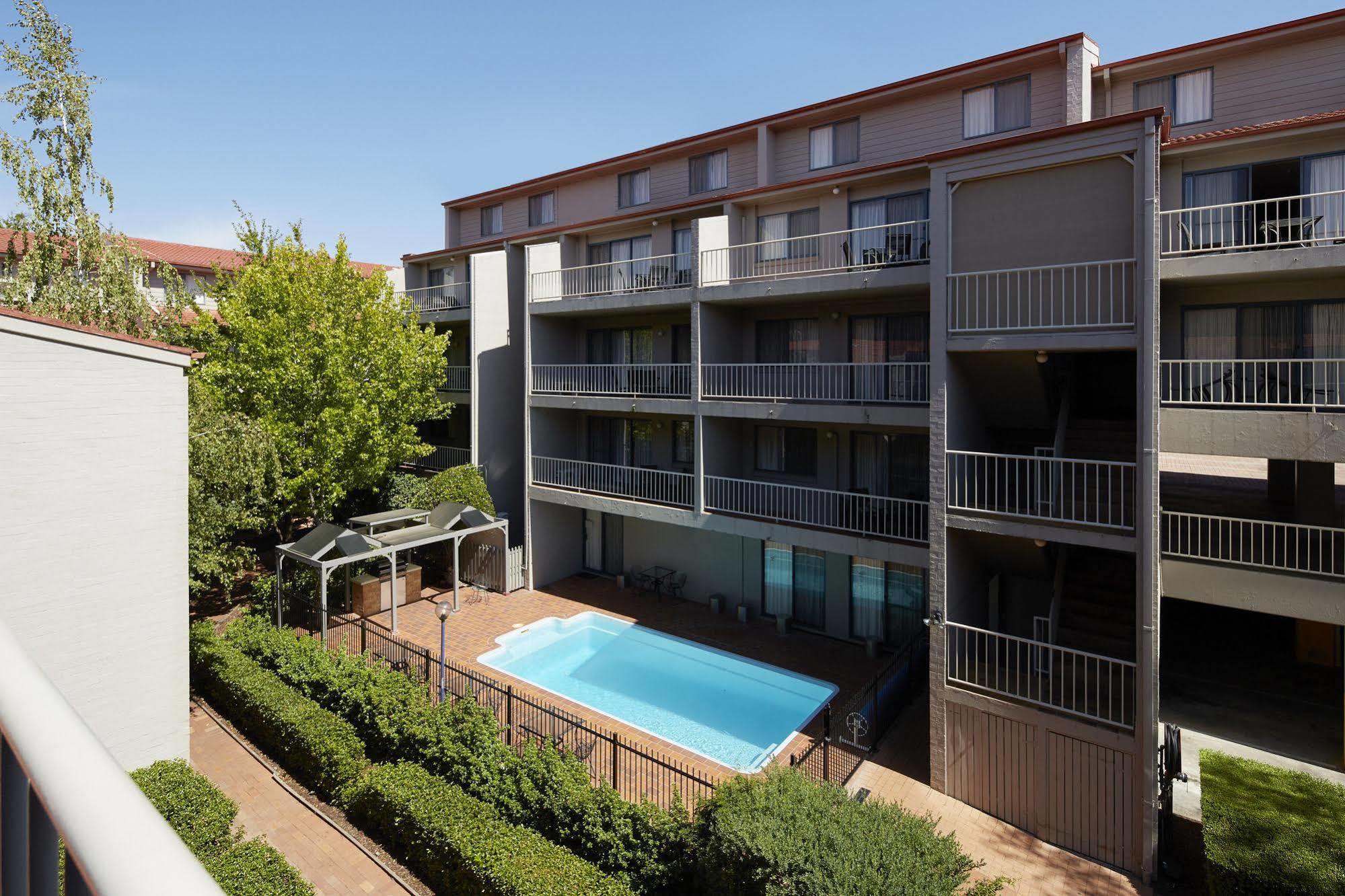 Pinnacle Apartments Canberra Exteriör bild
