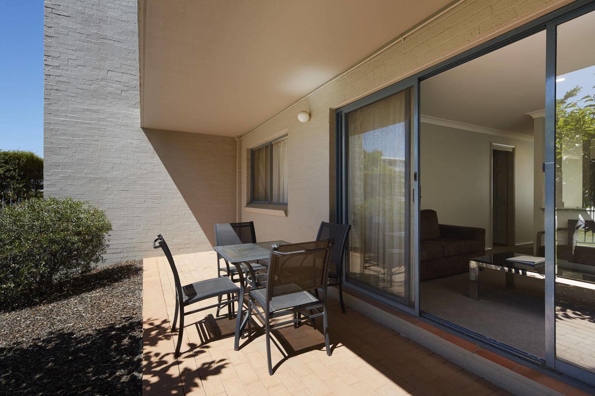 Pinnacle Apartments Canberra Exteriör bild