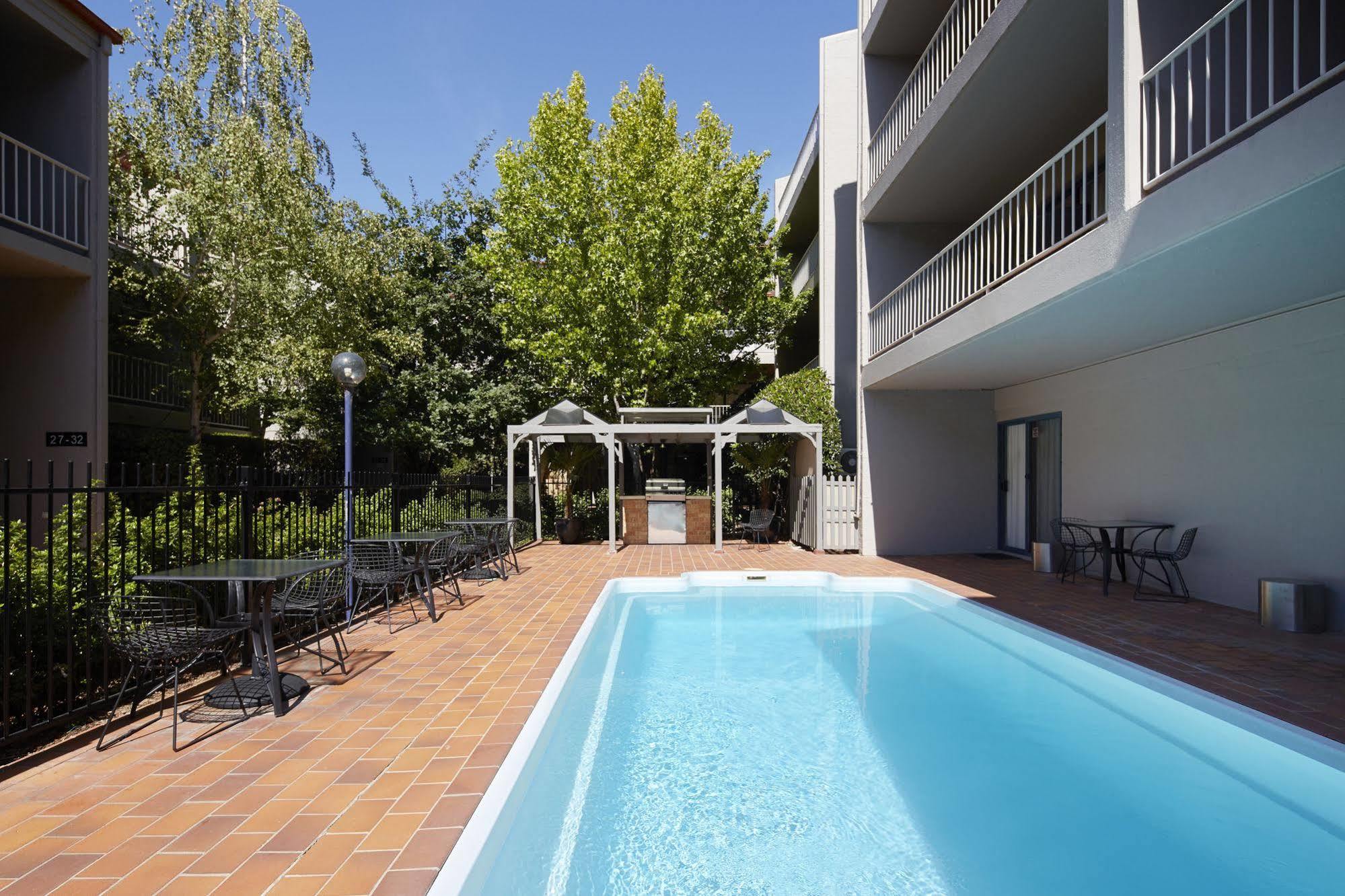 Pinnacle Apartments Canberra Exteriör bild